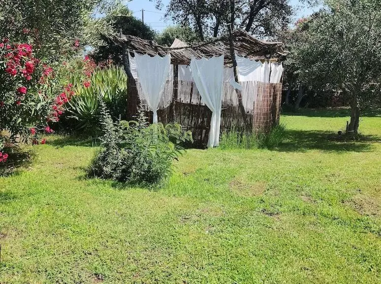 Отель Hôtel & Restaurant Les Mouettes