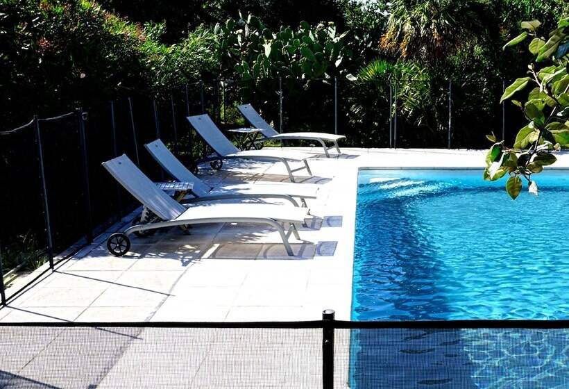 ホテル Hôtel & Restaurant Les Mouettes