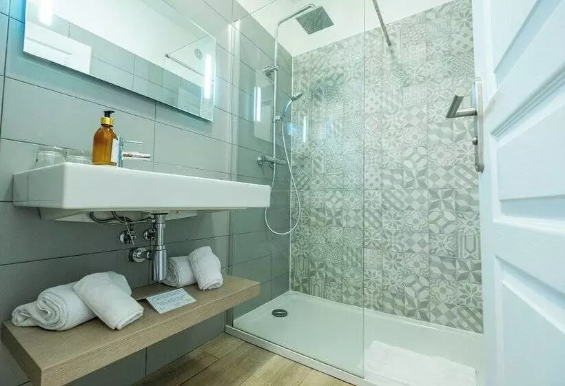 Отель Hôtel & Restaurant Les Mouettes