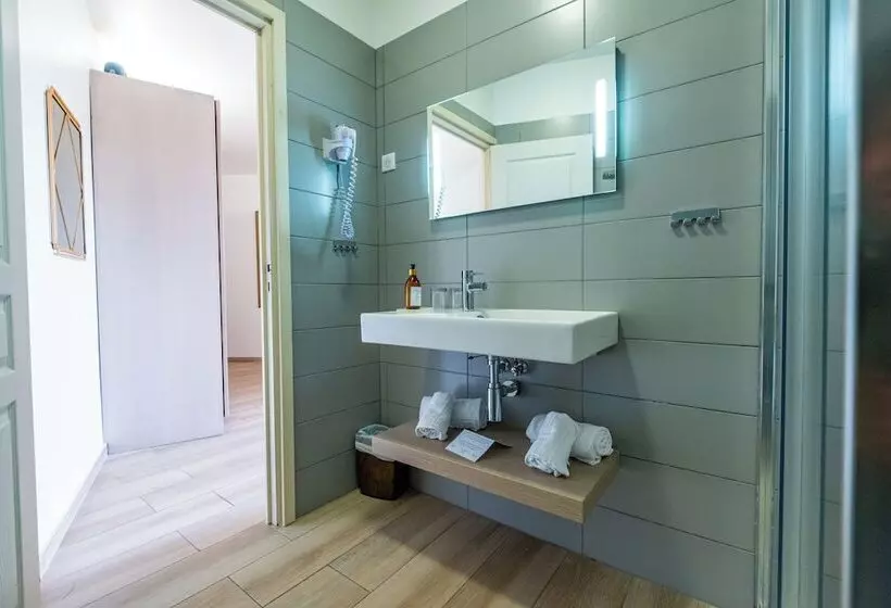 Отель Hôtel & Restaurant Les Mouettes