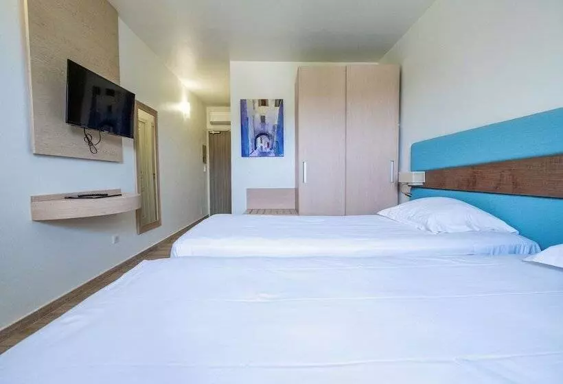 Отель Hôtel & Restaurant Les Mouettes