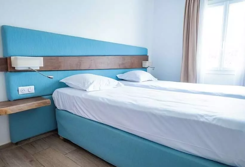 Отель Hôtel & Restaurant Les Mouettes