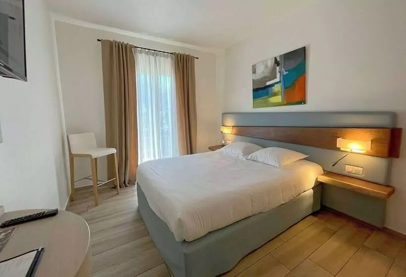 Отель Hôtel & Restaurant Les Mouettes