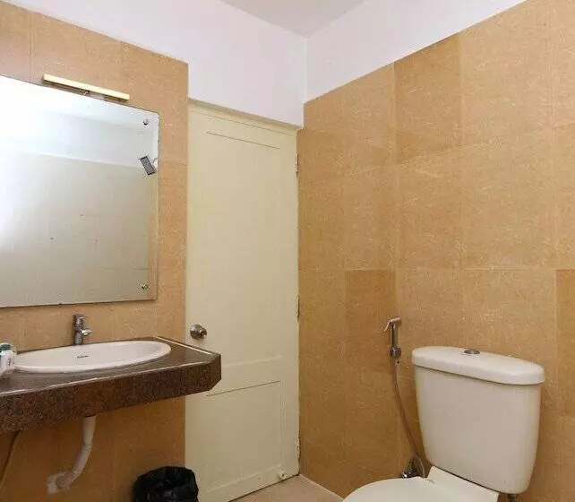 Отель Oyo Rooms Mount Road Us Consulate