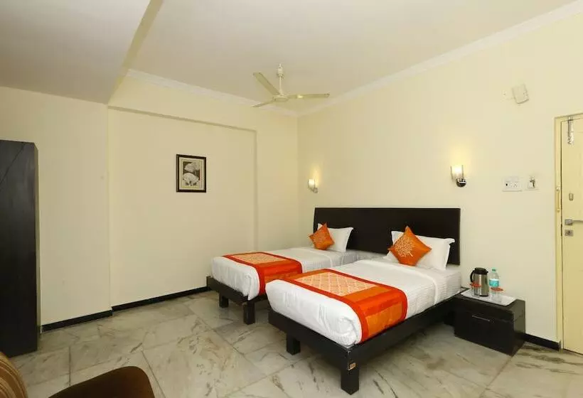 Отель Oyo Rooms Mount Road Us Consulate