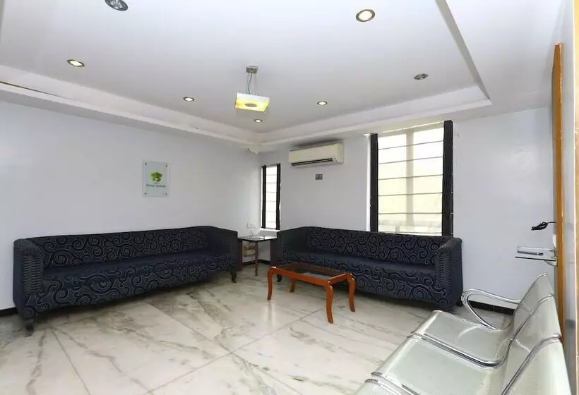 Отель Oyo Rooms Mount Road Us Consulate