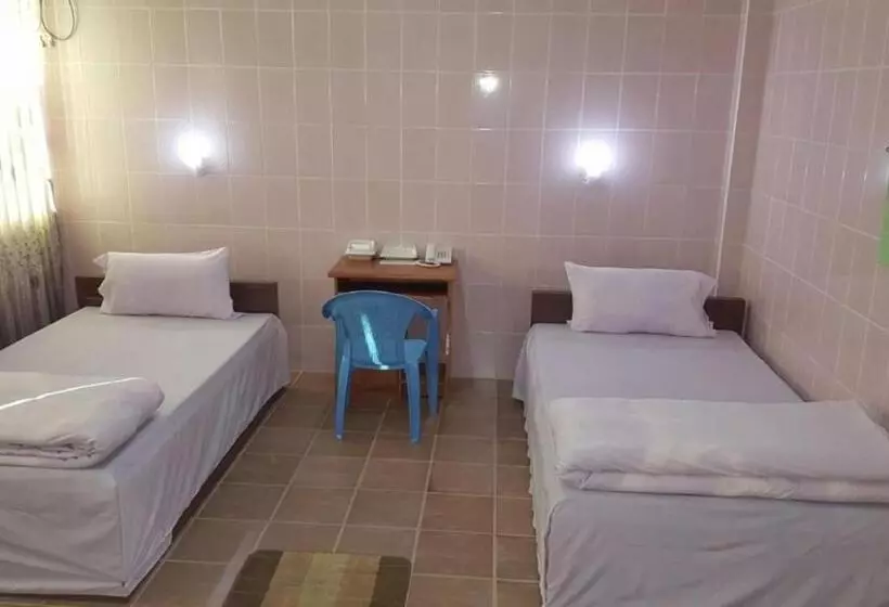 Red Dragon Hotel Hsipaw