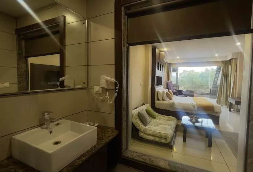 هتل Regenta Resort Exotica Dharamshala On Hilltop