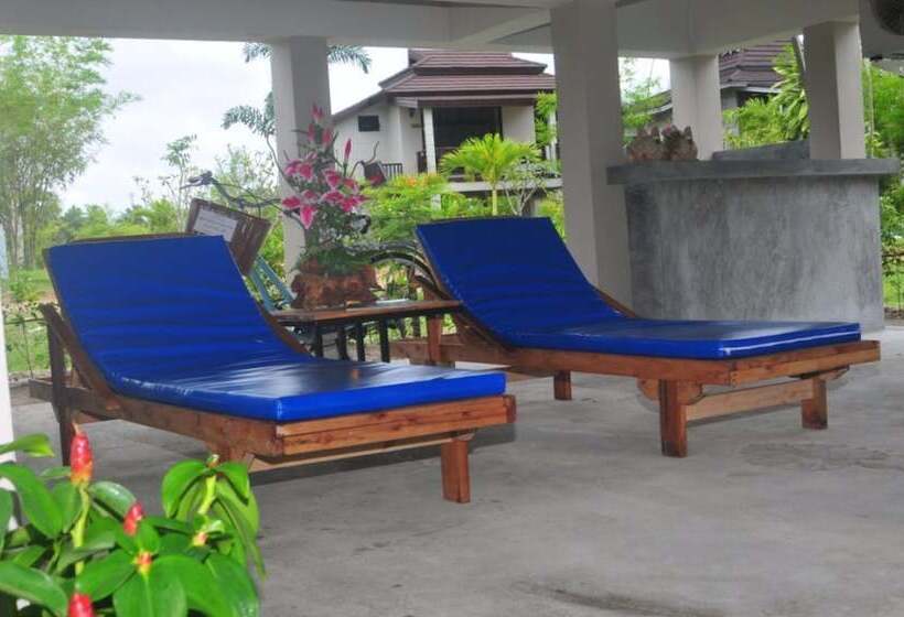 호텔 The Hip Resort @ Khao Lak