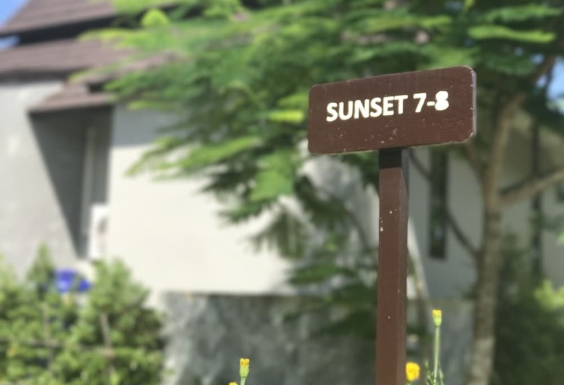 호텔 The Hip Resort @ Khao Lak