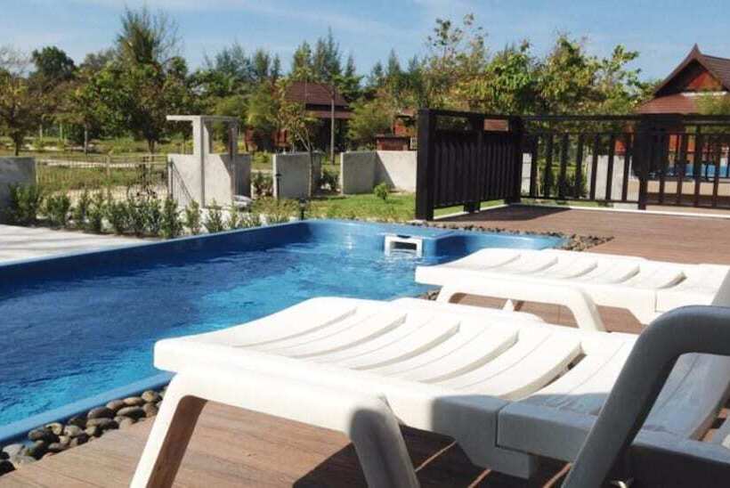 호텔 The Hip Resort @ Khao Lak