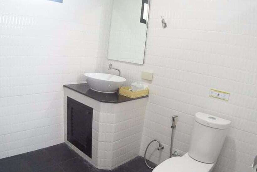 호텔 The Hip Resort @ Khao Lak