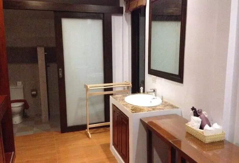 Hotel The Hip Resort @ Khao Lak