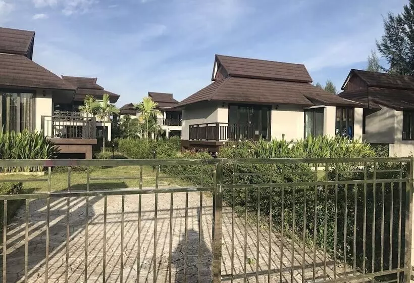 Hotel The Hip Resort @ Khao Lak