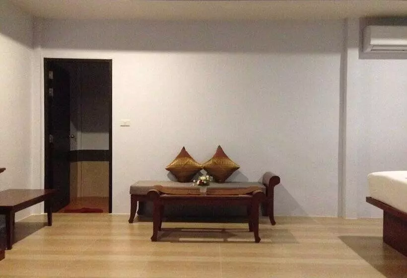 Hotel The Hip Resort @ Khao Lak