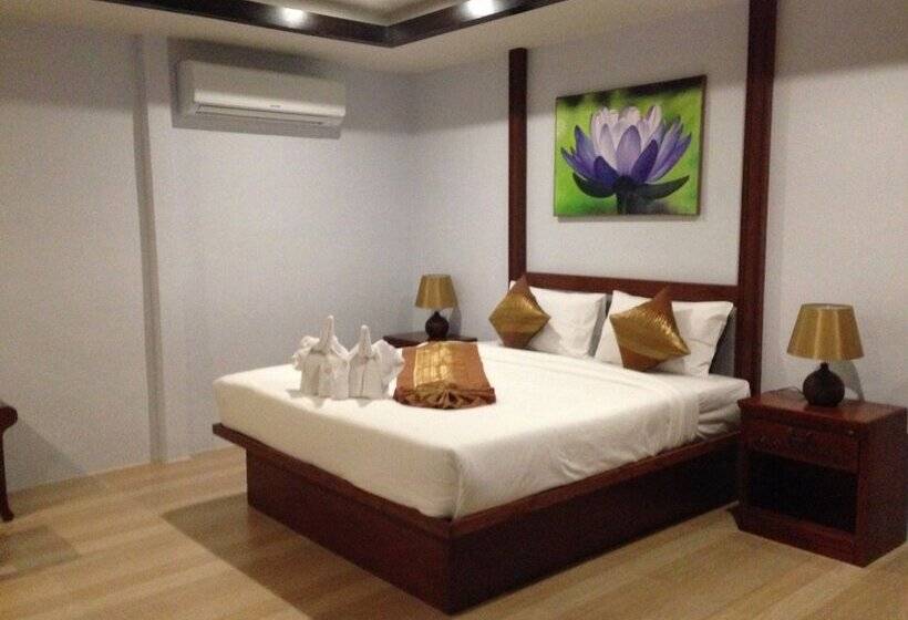 호텔 The Hip Resort @ Khao Lak