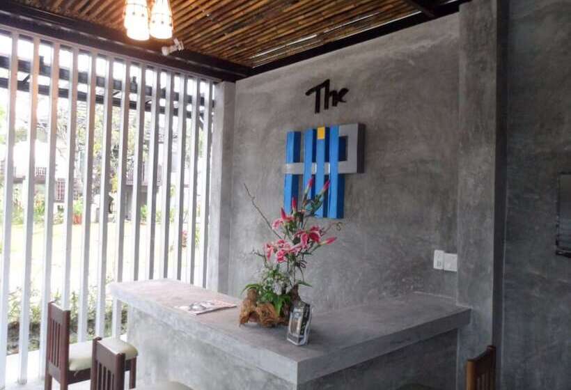 호텔 The Hip Resort @ Khao Lak