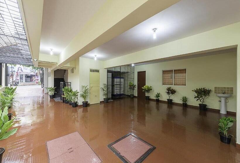 Hotel Treebo Akshaya Mayflower Vijaya Bank Layout