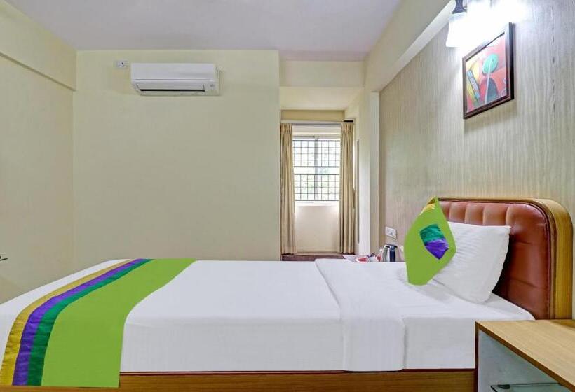 Hotel Treebo Akshaya Mayflower Vijaya Bank Layout