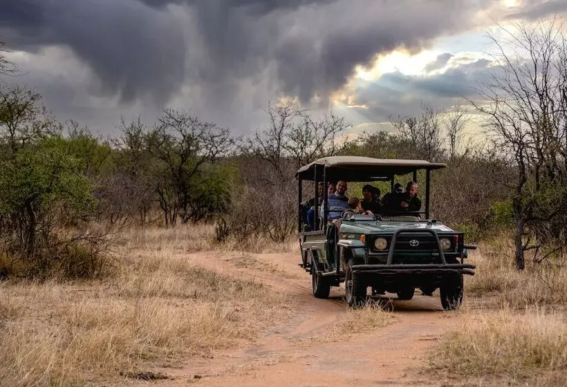 هتل Tshukudu Game Lodge