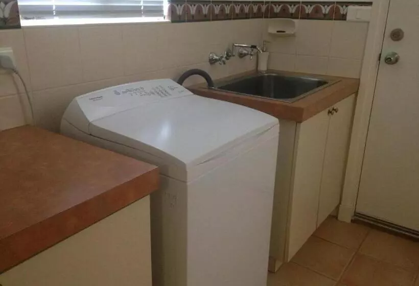 فندق على الطريق The Nosh & Nod Avon Terrace