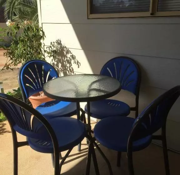 فندق على الطريق The Nosh & Nod Avon Terrace