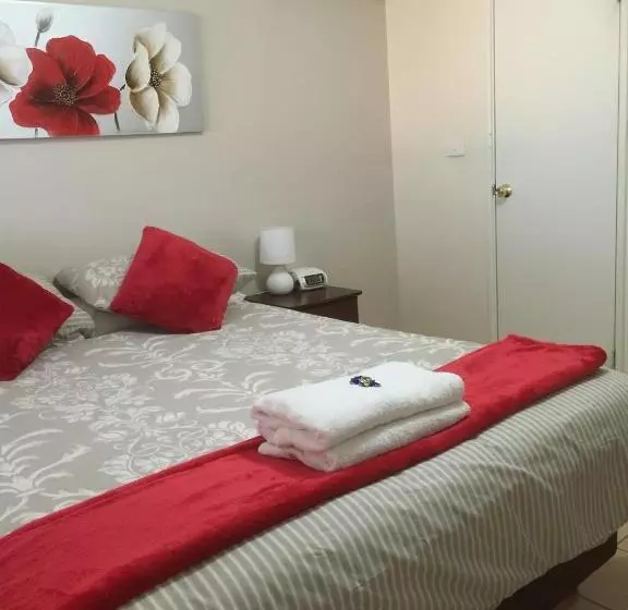 فندق على الطريق The Nosh & Nod Avon Terrace