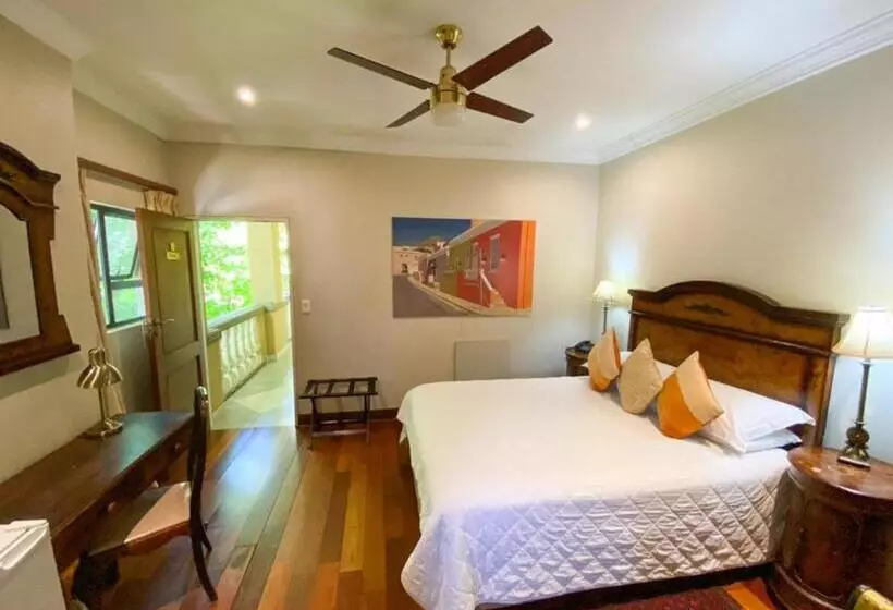 پانسیون Green Valley Lodge