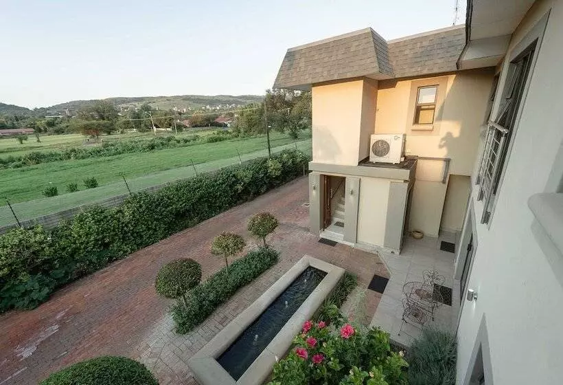 پانسیون Green Valley Lodge