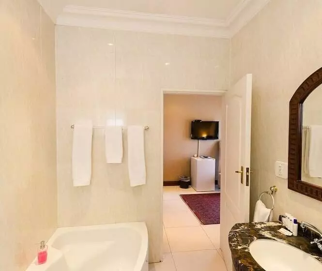 پانسیون Green Valley Lodge