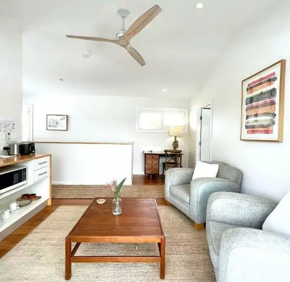 پانسیون The Beach Shack Byron Bay