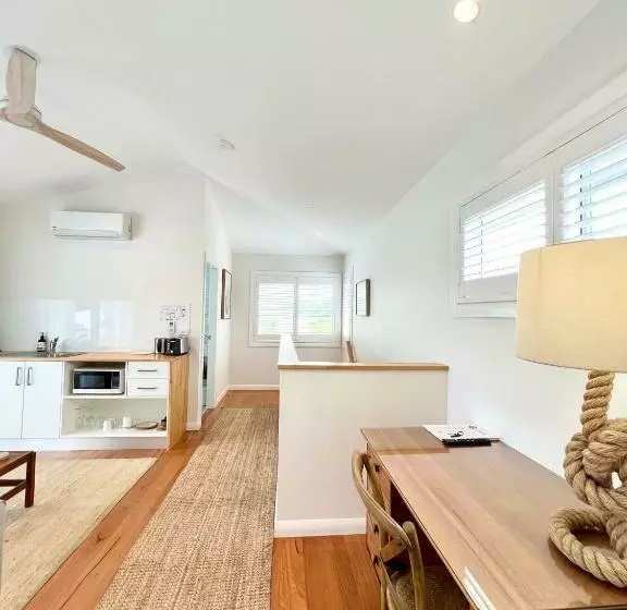 پانسیون The Beach Shack Byron Bay