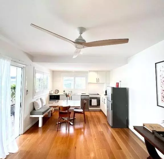 پانسیون The Beach Shack Byron Bay