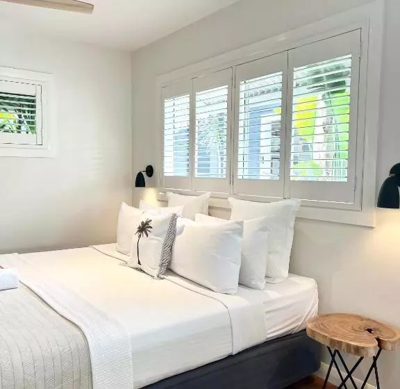 پانسیون The Beach Shack Byron Bay