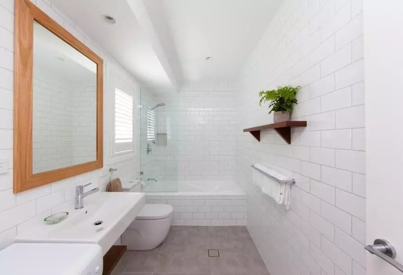 پانسیون The Beach Shack Byron Bay