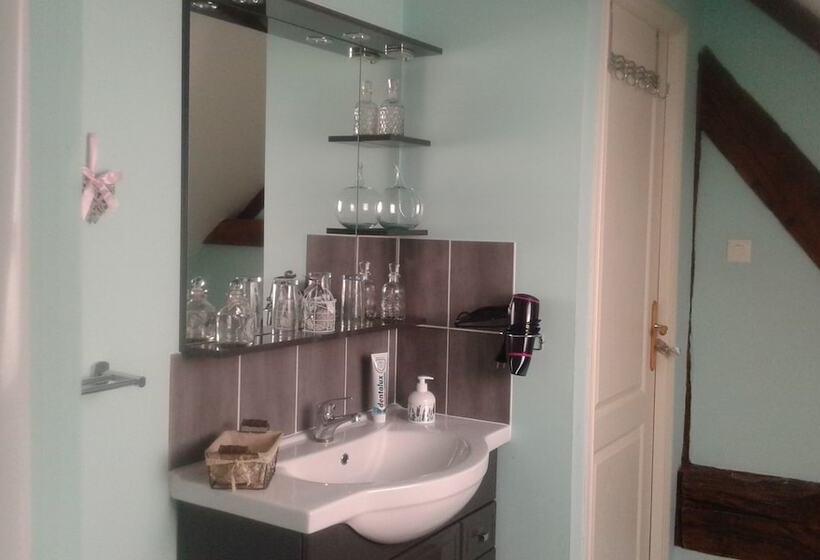 Pensiune La Gerbaudiere Chambres  Tables D Hôtes