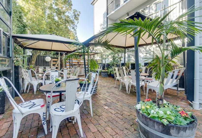 旅馆 Innbetween Lodge & Backpackers