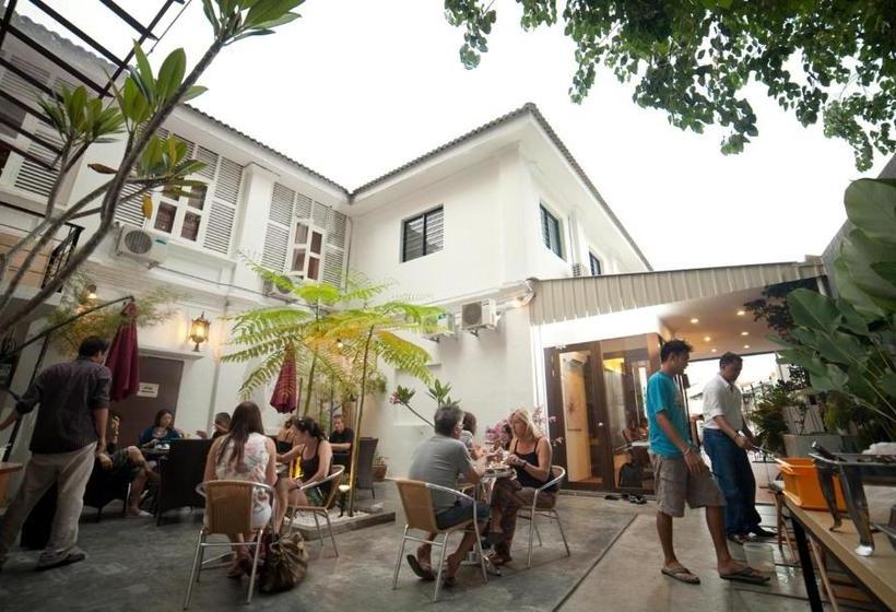 הוסטל Red Inn Cabana