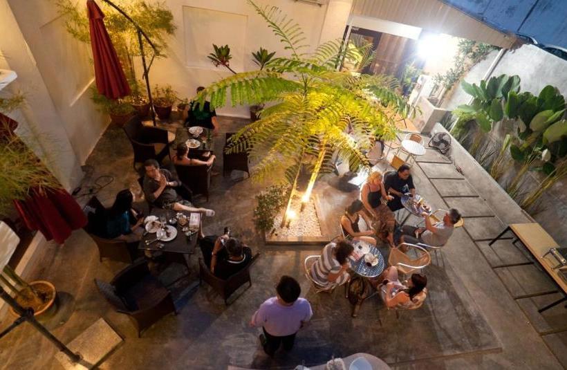 הוסטל Red Inn Cabana