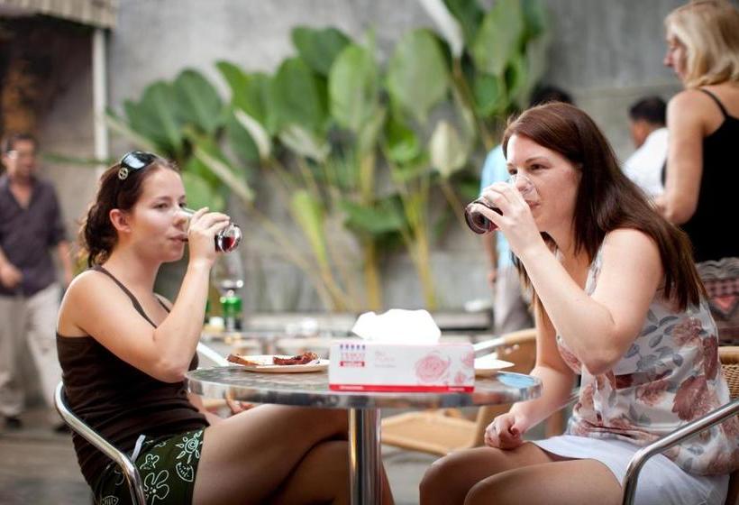 הוסטל Red Inn Cabana