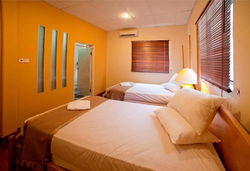 הוסטל Red Inn Cabana