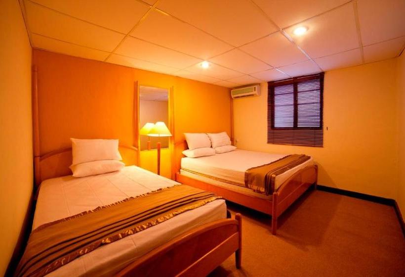 הוסטל Red Inn Cabana