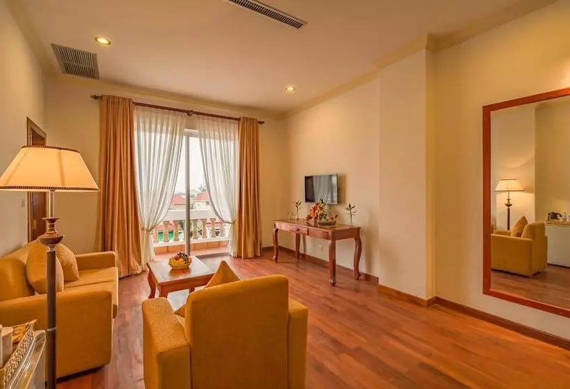 هتل Angkor Davann