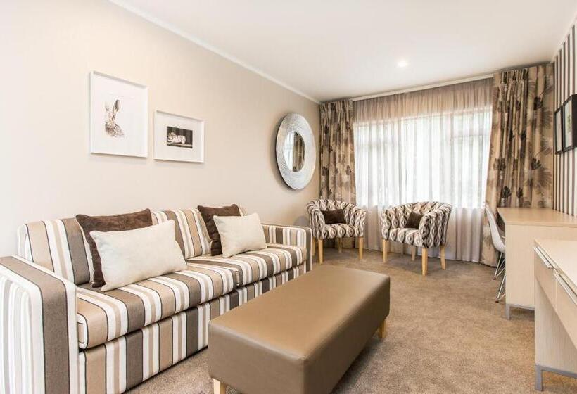 Asure Destiny On Fitzherbert Motel