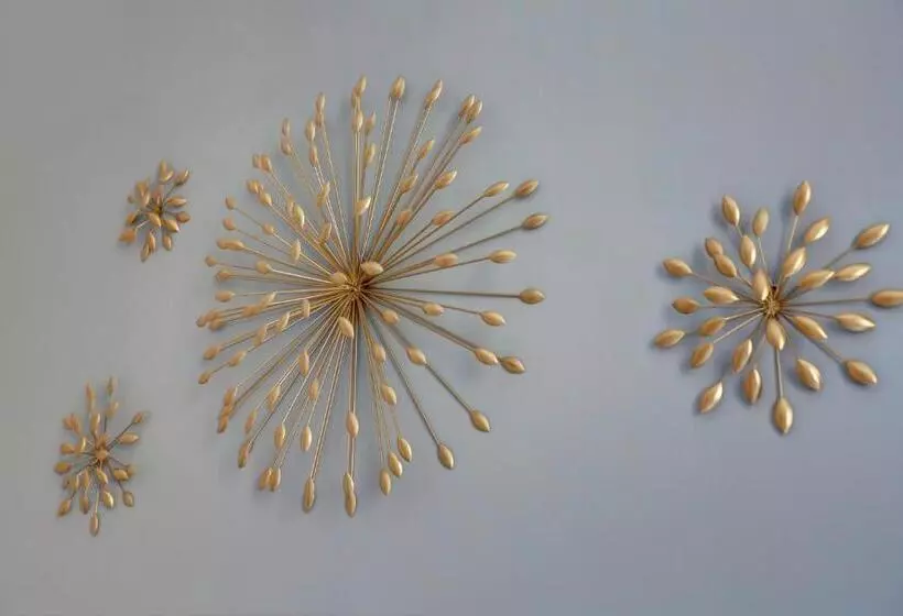 تختخواب و صبحانه Happy Seasons