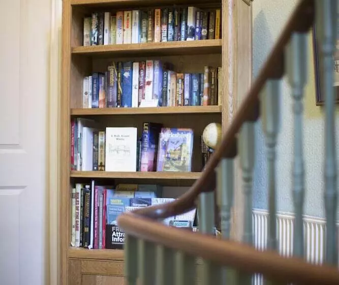 Bed and Breakfast Rosslyn House