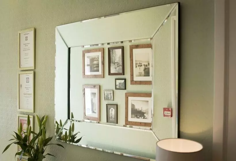 Bed and Breakfast Rosslyn House