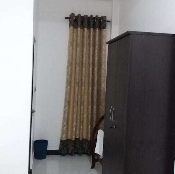 簡易ホテル Sea Zone Hotel Nilaveli