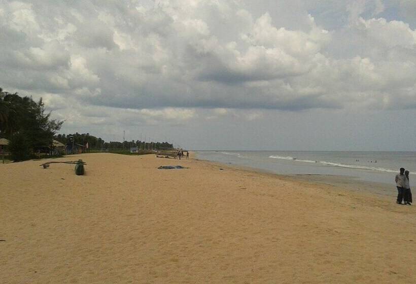 簡易ホテル Sea Zone Hotel Nilaveli