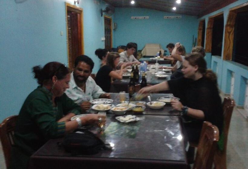 簡易ホテル Sea Zone Hotel Nilaveli